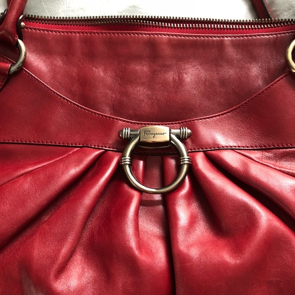 AUTHENTIC FERRAGAMO HANDBAG GENTLY USED - Picture 3 of 8